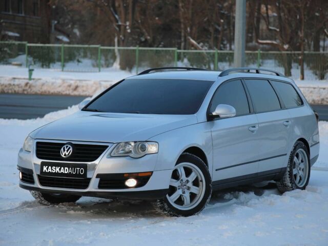 Серый Фольксваген Пассат, объемом двигателя 2 л и пробегом 211 тыс. км за 7800 $, фото 1 на Automoto.ua