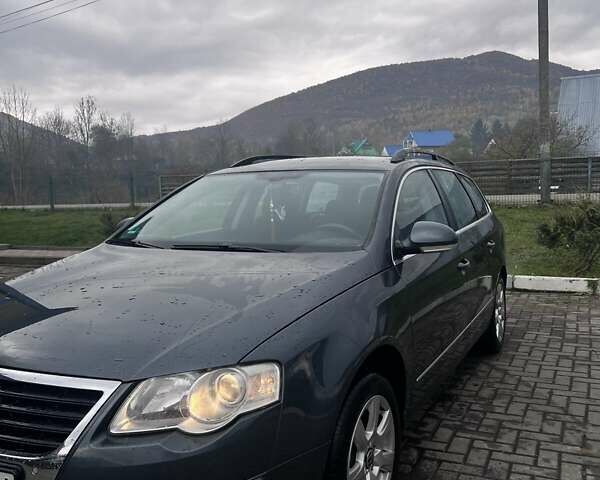 Серый Фольксваген Пассат, объемом двигателя 1.97 л и пробегом 217 тыс. км за 7800 $, фото 1 на Automoto.ua