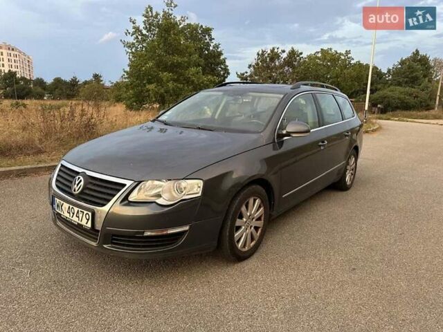 Серый Фольксваген Пассат, объемом двигателя 1.9 л и пробегом 346 тыс. км за 4300 $, фото 1 на Automoto.ua