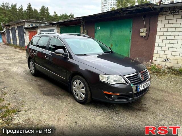 Серый Фольксваген Пассат, объемом двигателя 2 л и пробегом 220 тыс. км за 7800 $, фото 1 на Automoto.ua