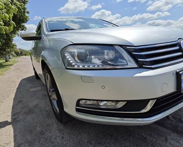 Серый Фольксваген Пассат, объемом двигателя 2 л и пробегом 313 тыс. км за 11000 $, фото 1 на Automoto.ua