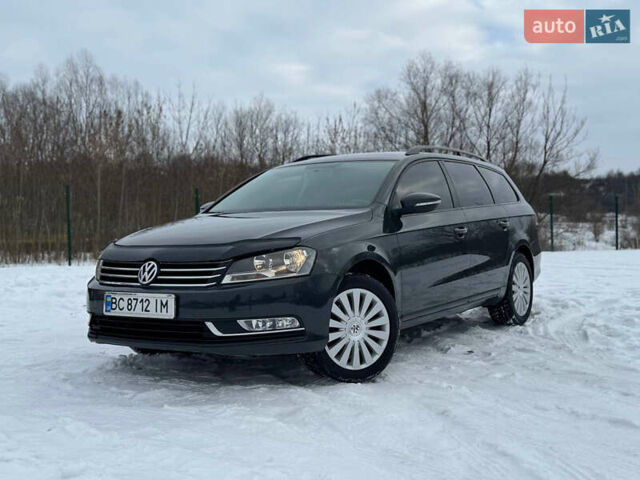 Серый Фольксваген Пассат, объемом двигателя 1.6 л и пробегом 250 тыс. км за 8999 $, фото 1 на Automoto.ua