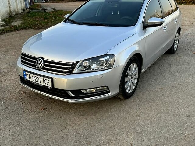 Серый Фольксваген Пассат, объемом двигателя 1.6 л и пробегом 276 тыс. км за 7000 $, фото 1 на Automoto.ua