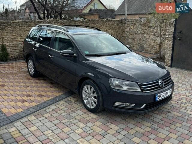 Серый Фольксваген Пассат, объемом двигателя 2 л и пробегом 308 тыс. км за 9450 $, фото 1 на Automoto.ua
