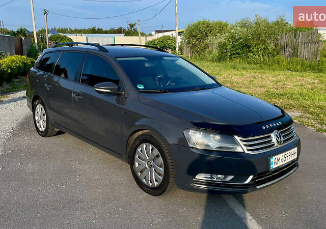Серый Фольксваген Пассат, объемом двигателя 1.6 л и пробегом 370 тыс. км за 8500 $, фото 1 на Automoto.ua