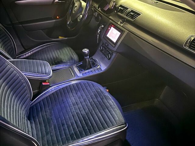 Сірий Фольксваген Пассат, об'ємом двигуна 1.6 л та пробігом 360 тис. км за 8000 $, фото 1 на Automoto.ua