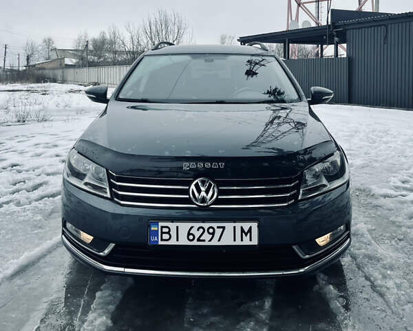 Серый Фольксваген Пассат, объемом двигателя 1.6 л и пробегом 257 тыс. км за 10000 $, фото 1 на Automoto.ua