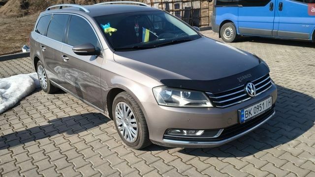 Серый Фольксваген Пассат, объемом двигателя 1.6 л и пробегом 276 тыс. км за 9500 $, фото 1 на Automoto.ua