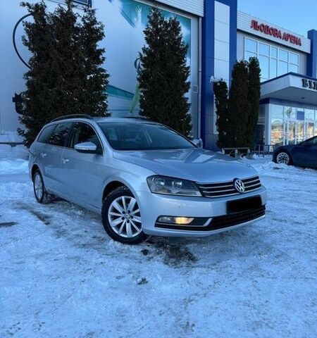 Серый Фольксваген Пассат, объемом двигателя 1.6 л и пробегом 243 тыс. км за 8299 $, фото 1 на Automoto.ua