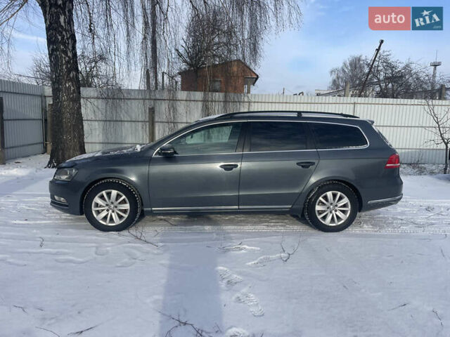 Серый Фольксваген Пассат, объемом двигателя 1.6 л и пробегом 250 тыс. км за 9700 $, фото 1 на Automoto.ua