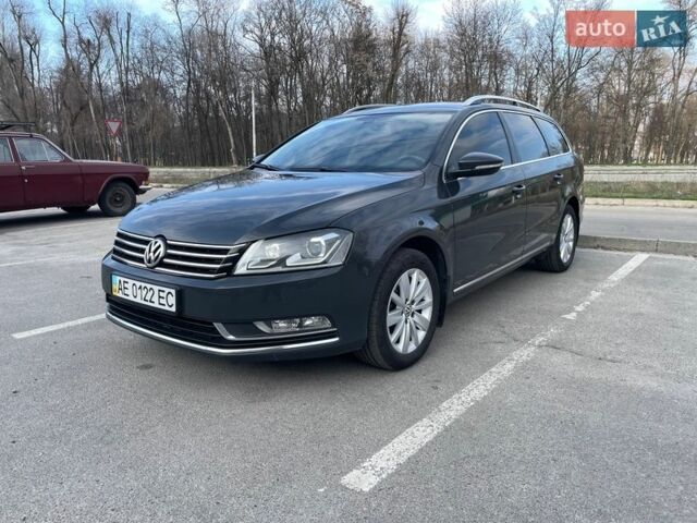 Серый Фольксваген Пассат, объемом двигателя 1.8 л и пробегом 239 тыс. км за 9000 $, фото 1 на Automoto.ua