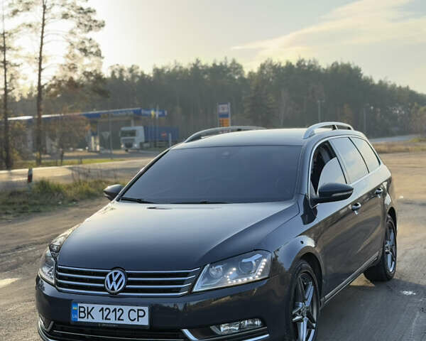 Серый Фольксваген Пассат, объемом двигателя 2 л и пробегом 363 тыс. км за 11000 $, фото 1 на Automoto.ua