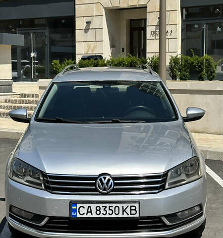 Серый Фольксваген Пассат, объемом двигателя 1.8 л и пробегом 245 тыс. км за 9899 $, фото 1 на Automoto.ua