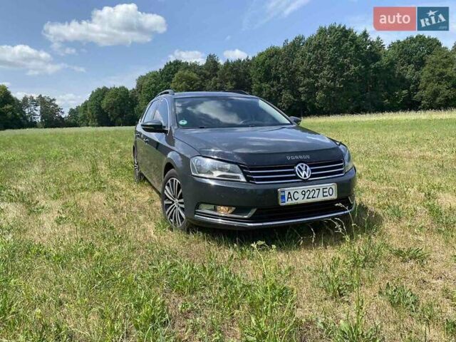 Серый Фольксваген Пассат, объемом двигателя 1.6 л и пробегом 258 тыс. км за 9000 $, фото 1 на Automoto.ua