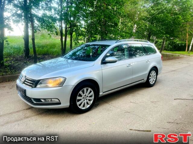 Серый Фольксваген Пассат, объемом двигателя 2 л и пробегом 290 тыс. км за 7500 $, фото 1 на Automoto.ua