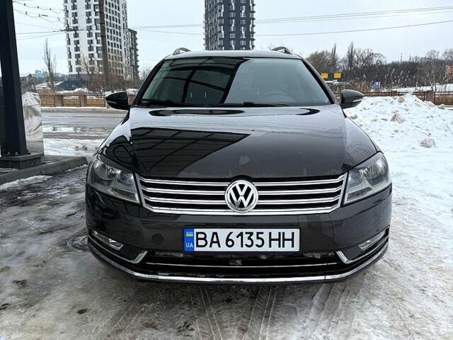 Серый Фольксваген Пассат, объемом двигателя 2 л и пробегом 270 тыс. км за 11000 $, фото 1 на Automoto.ua