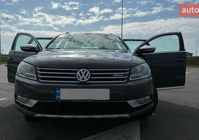 Серый Фольксваген Пассат, объемом двигателя 1.97 л и пробегом 228 тыс. км за 9000 $, фото 1 на Automoto.ua