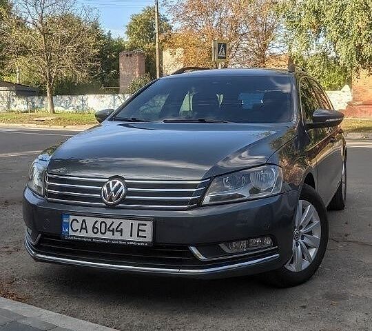 Сірий Фольксваген Пассат, об'ємом двигуна 1.6 л та пробігом 277 тис. км за 10633 $, фото 1 на Automoto.ua