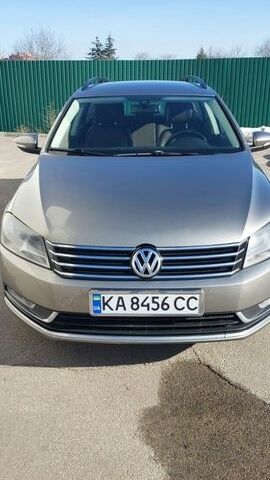 Серый Фольксваген Пассат, объемом двигателя 1.6 л и пробегом 292 тыс. км за 8900 $, фото 1 на Automoto.ua