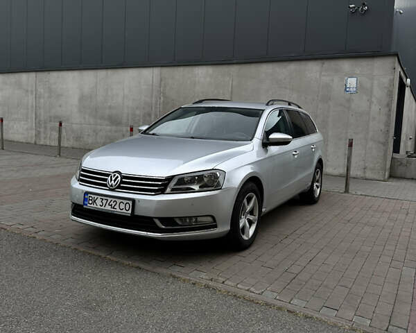 Серый Фольксваген Пассат, объемом двигателя 2 л и пробегом 320 тыс. км за 8400 $, фото 1 на Automoto.ua