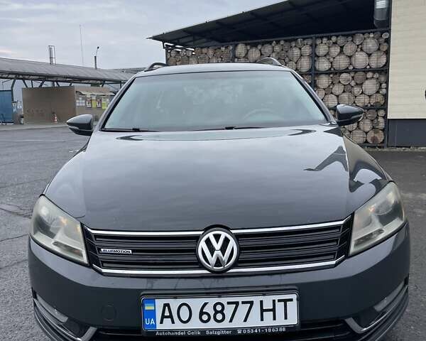 Серый Фольксваген Пассат, объемом двигателя 1.6 л и пробегом 314 тыс. км за 9000 $, фото 1 на Automoto.ua