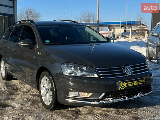 Серый Фольксваген Пассат, объемом двигателя 1.6 л и пробегом 320 тыс. км за 9600 $, фото 1 на Automoto.ua