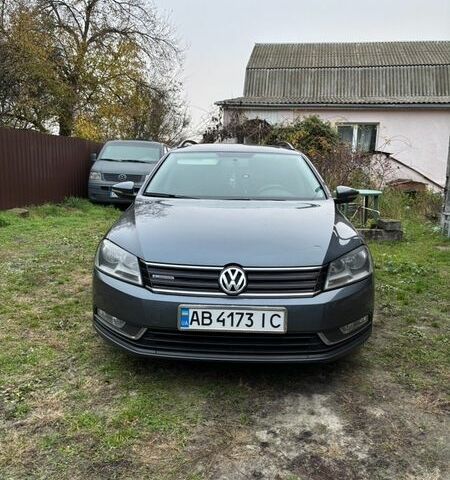 Серый Фольксваген Пассат, объемом двигателя 1.6 л и пробегом 290 тыс. км за 10000 $, фото 1 на Automoto.ua