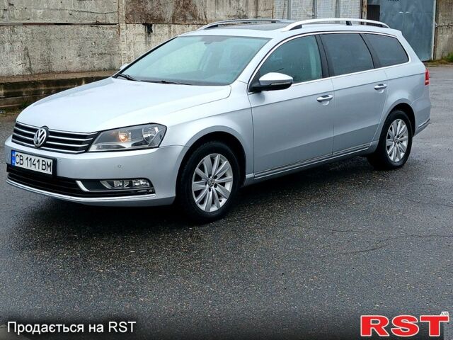 Серый Фольксваген Пассат, объемом двигателя 1.6 л и пробегом 301 тыс. км за 9800 $, фото 1 на Automoto.ua