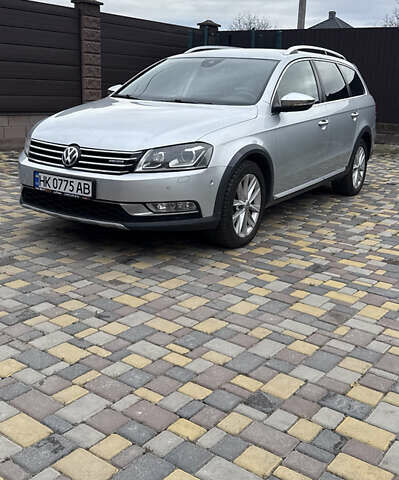 Фольксваген Пассат 2013 в Дубровице на Automoto.ua Серый Фольксваген Пассат, объемом двигателя 1.97 л и пробегом 332 тыс. км за 10500 $, фото 1 на Automoto.ua