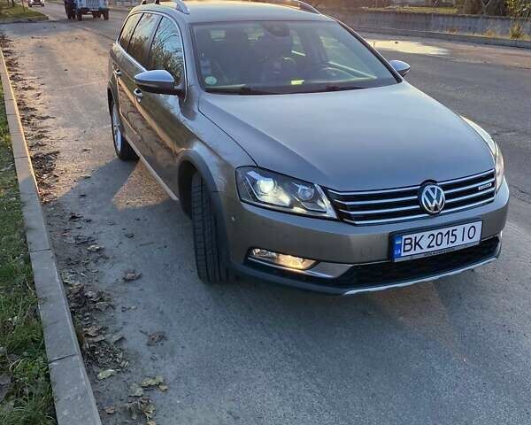 Сірий Фольксваген Пассат, об'ємом двигуна 2 л та пробігом 309 тис. км за 13000 $, фото 1 на Automoto.ua