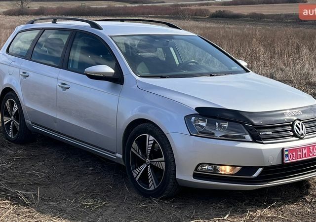 Серый Фольксваген Пассат, объемом двигателя 1.6 л и пробегом 207 тыс. км за 8800 $, фото 1 на Automoto.ua