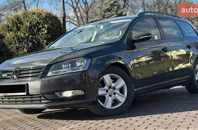 Серый Фольксваген Пассат, объемом двигателя 2 л и пробегом 316 тыс. км за 9999 $, фото 1 на Automoto.ua