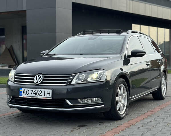 Серый Фольксваген Пассат, объемом двигателя 1.97 л и пробегом 229 тыс. км за 12399 $, фото 1 на Automoto.ua