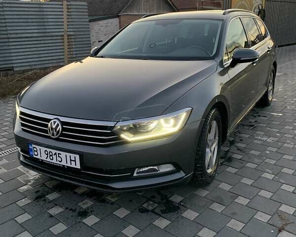 Серый Фольксваген Пассат, объемом двигателя 1.6 л и пробегом 153 тыс. км за 13500 $, фото 1 на Automoto.ua