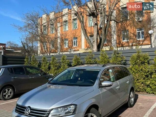 Серый Фольксваген Пассат, объемом двигателя 1.6 л и пробегом 203 тыс. км за 10500 $, фото 1 на Automoto.ua