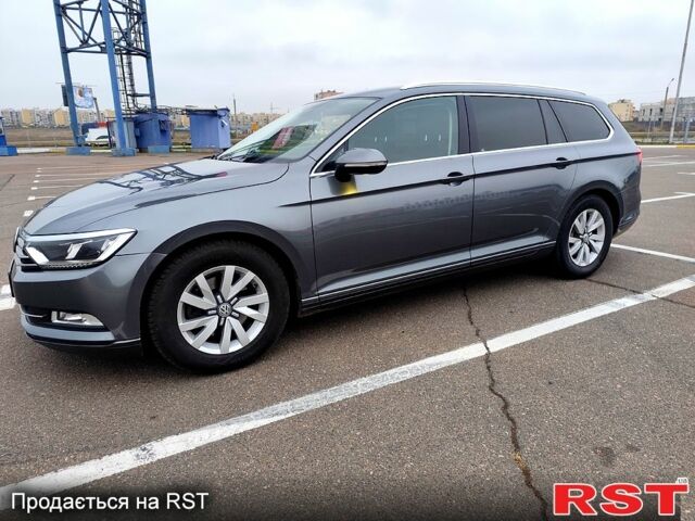 Серый Фольксваген Пассат, объемом двигателя 1.6 л и пробегом 212 тыс. км за 13500 $, фото 1 на Automoto.ua