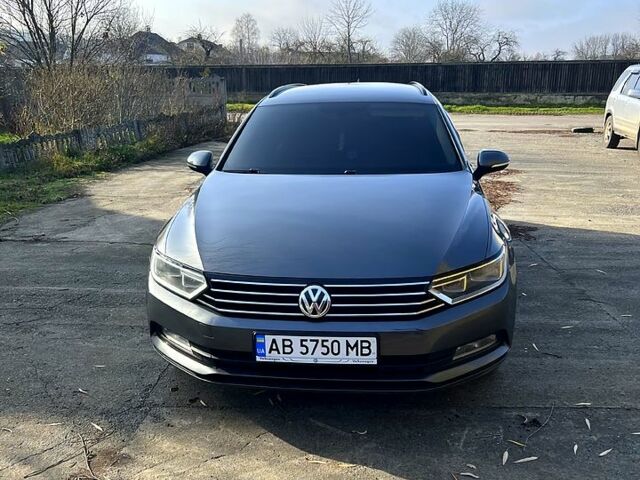 Серый Фольксваген Пассат, объемом двигателя 1.6 л и пробегом 336 тыс. км за 12900 $, фото 1 на Automoto.ua