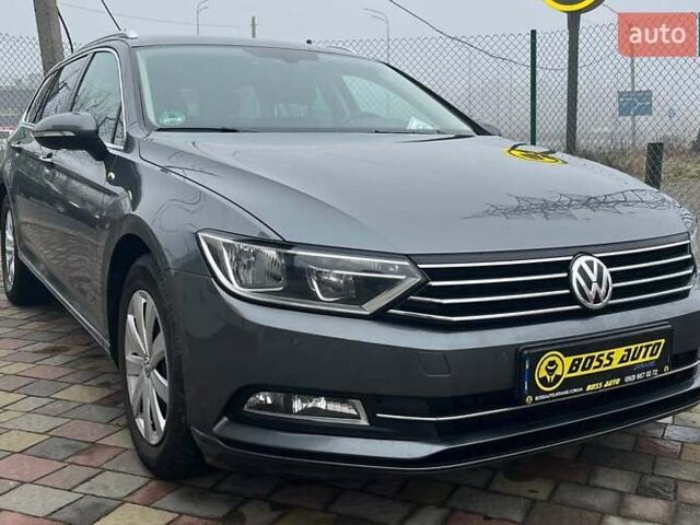 Серый Фольксваген Пассат, объемом двигателя 2 л и пробегом 261 тыс. км за 15000 $, фото 1 на Automoto.ua