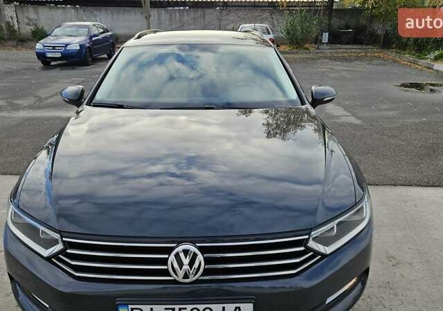 Серый Фольксваген Пассат, объемом двигателя 1.6 л и пробегом 293 тыс. км за 12699 $, фото 1 на Automoto.ua