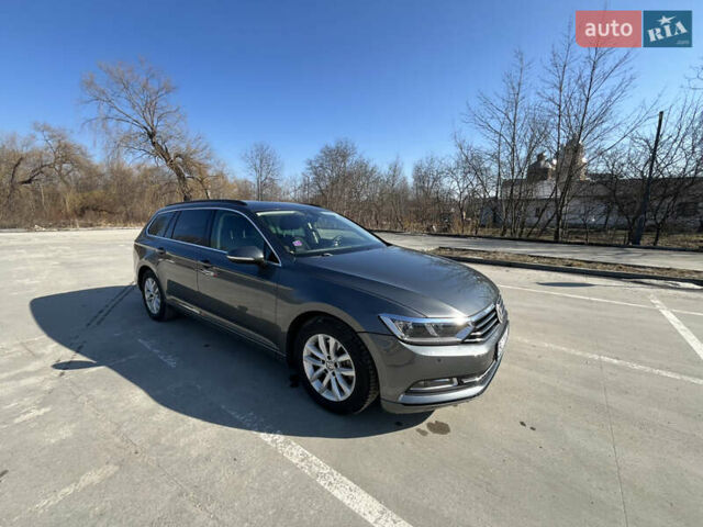 Сірий Фольксваген Пассат, об'ємом двигуна 1.6 л та пробігом 282 тис. км за 13500 $, фото 1 на Automoto.ua