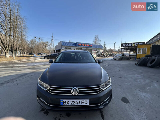 Серый Фольксваген Пассат, объемом двигателя 2 л и пробегом 239 тыс. км за 15799 $, фото 1 на Automoto.ua