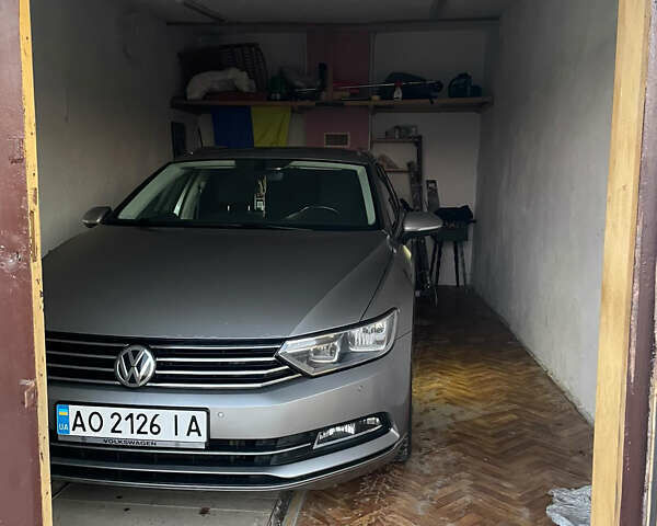 Серый Фольксваген Пассат, объемом двигателя 1.97 л и пробегом 250 тыс. км за 13800 $, фото 1 на Automoto.ua