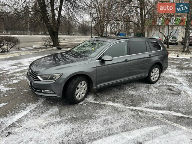 Серый Фольксваген Пассат, объемом двигателя 1.97 л и пробегом 337 тыс. км за 12900 $, фото 1 на Automoto.ua
