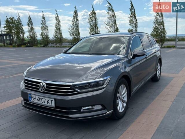 Серый Фольксваген Пассат, объемом двигателя 1.97 л и пробегом 375 тыс. км за 13000 $, фото 1 на Automoto.ua