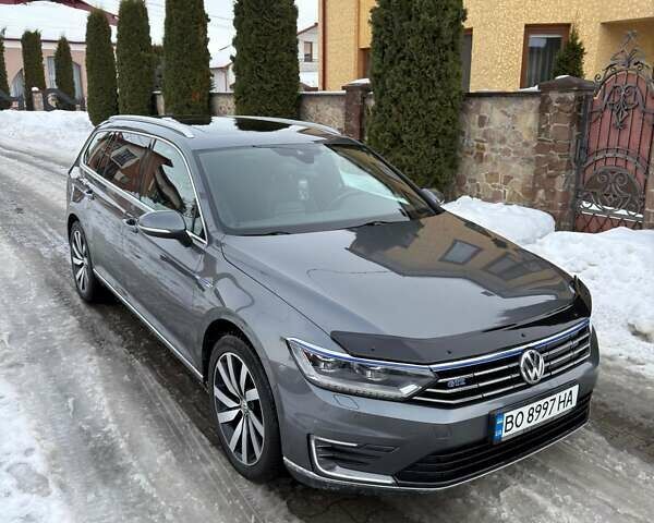 Серый Фольксваген Пассат, объемом двигателя 1.4 л и пробегом 256 тыс. км за 16700 $, фото 1 на Automoto.ua