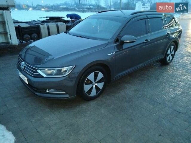 Серый Фольксваген Пассат, объемом двигателя 1.6 л и пробегом 332 тыс. км за 11900 $, фото 1 на Automoto.ua
