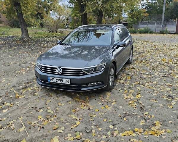 Серый Фольксваген Пассат, объемом двигателя 1.6 л и пробегом 190 тыс. км за 13900 $, фото 1 на Automoto.ua