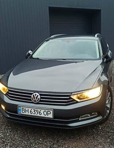 Серый Фольксваген Пассат, объемом двигателя 1.6 л и пробегом 272 тыс. км за 12450 $, фото 1 на Automoto.ua