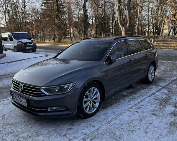 Серый Фольксваген Пассат, объемом двигателя 1.97 л и пробегом 330 тыс. км за 7800 $, фото 1 на Automoto.ua