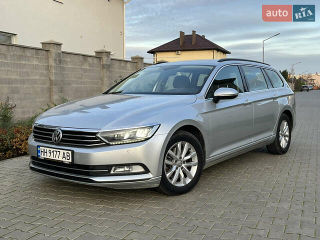 Серый Фольксваген Пассат, объемом двигателя 1.6 л и пробегом 262 тыс. км за 11800 $, фото 1 на Automoto.ua
